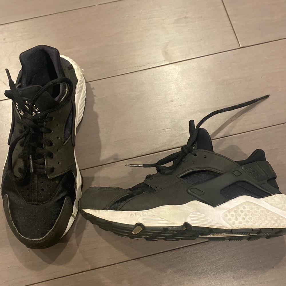 Nike Air Huarache - Size 7
